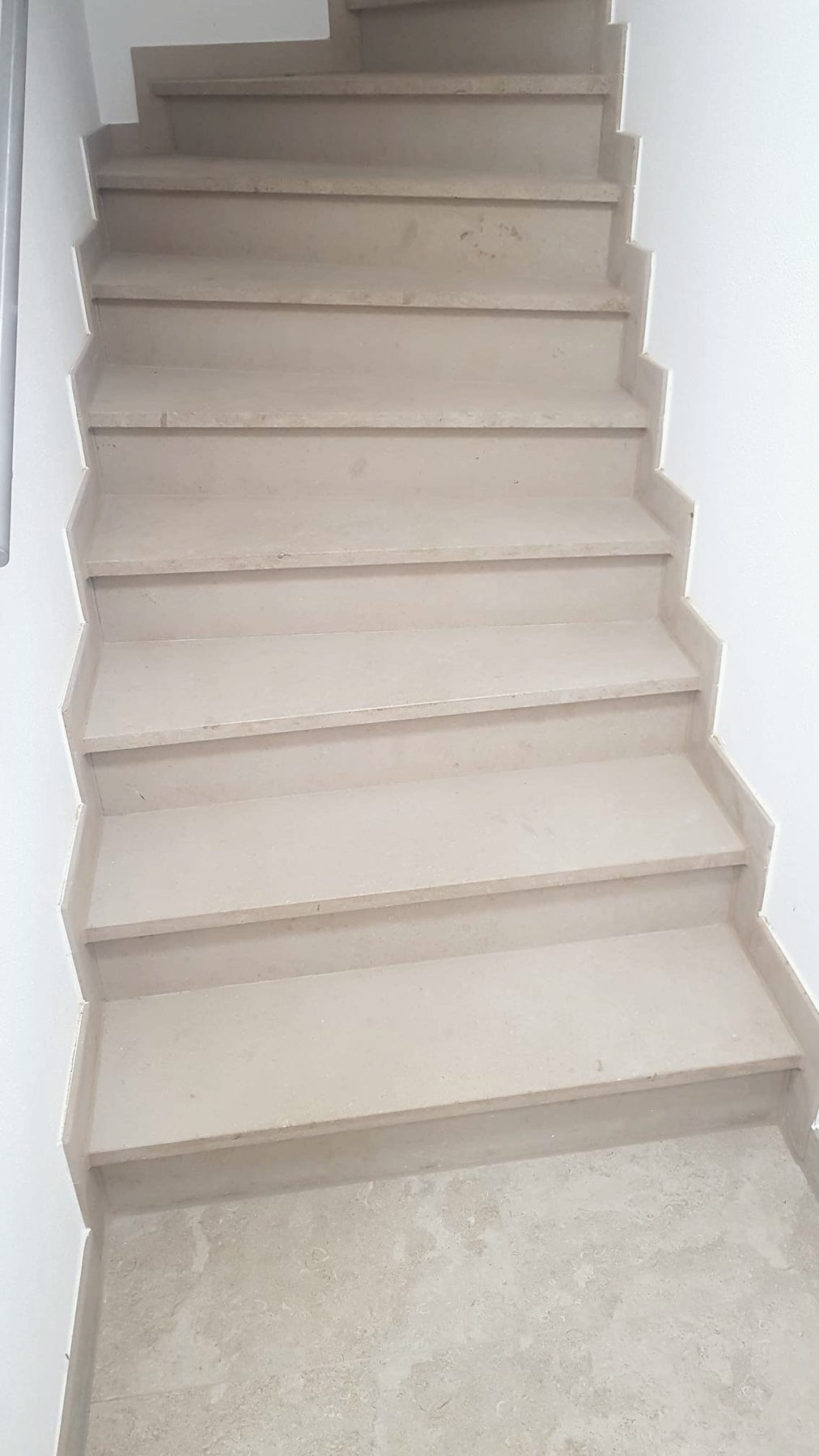 Treppe im passenden Material
